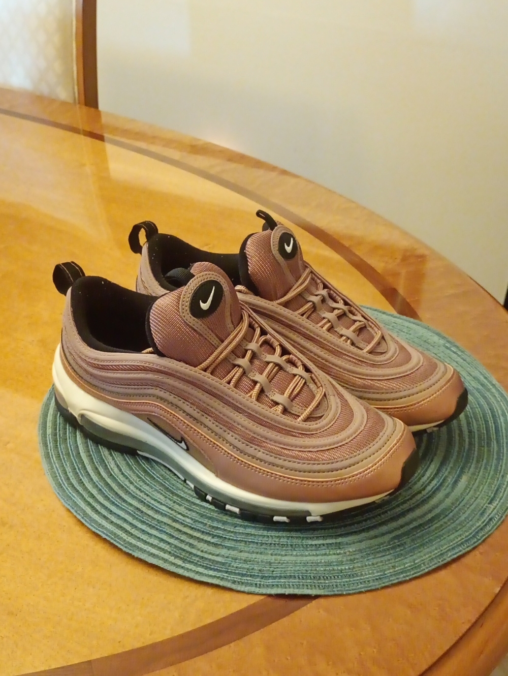 Nike Men’s Air Max 97 Sneakers in Copper and Tan with Black Trim Sz 9